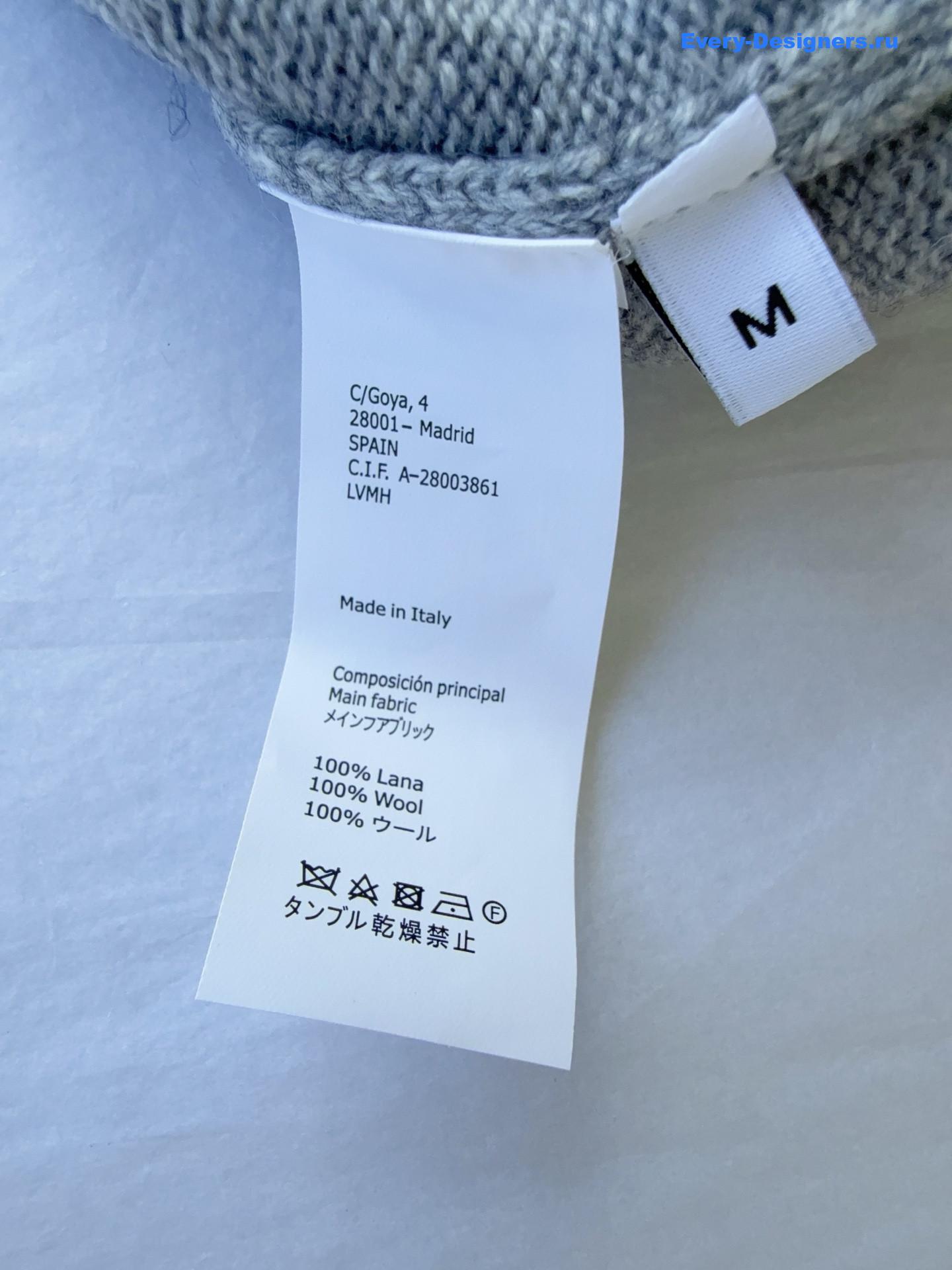 L0ew* anagram logo-embroidered grey sweater