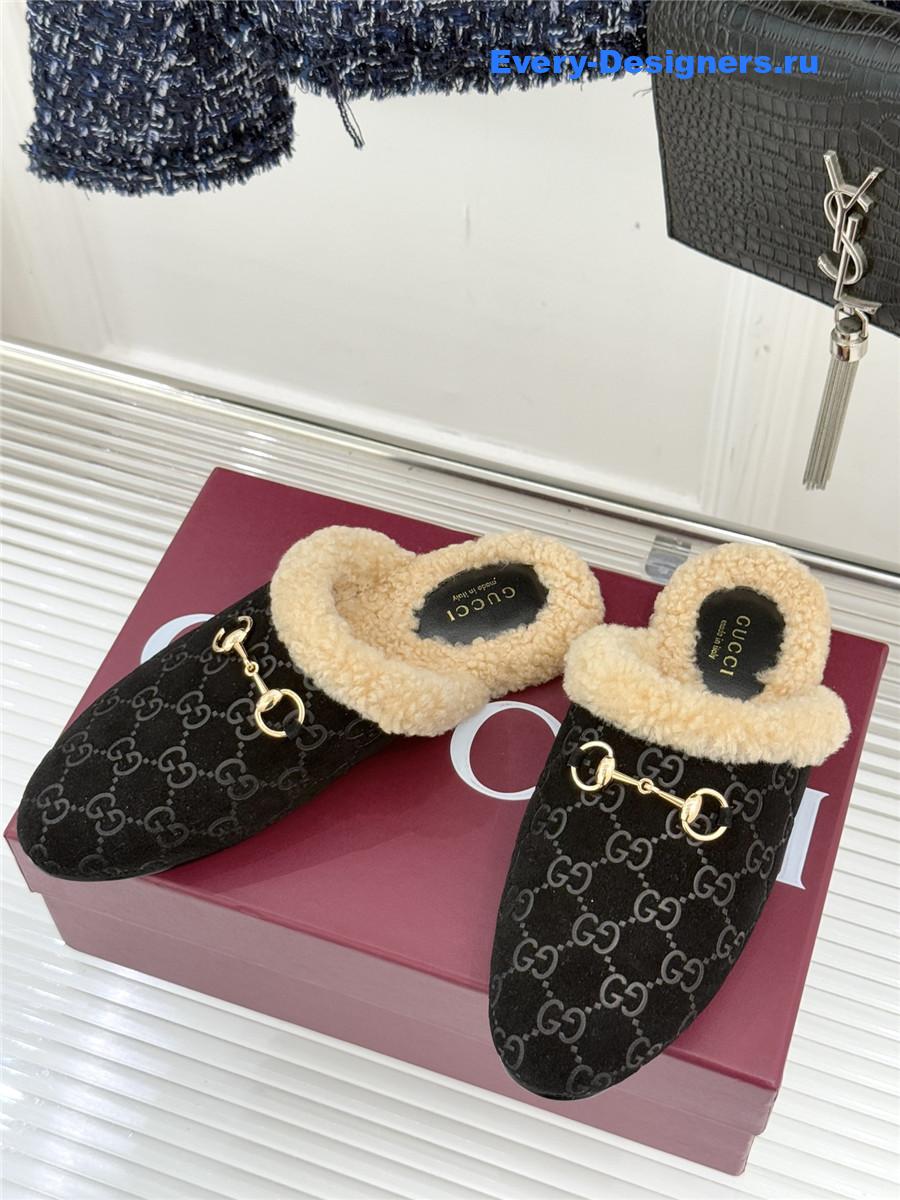 Gvc*1 horsebit gg black suede shearling mules