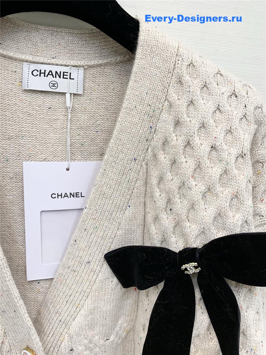 Ch**el beige bow knit v-neck cardigan