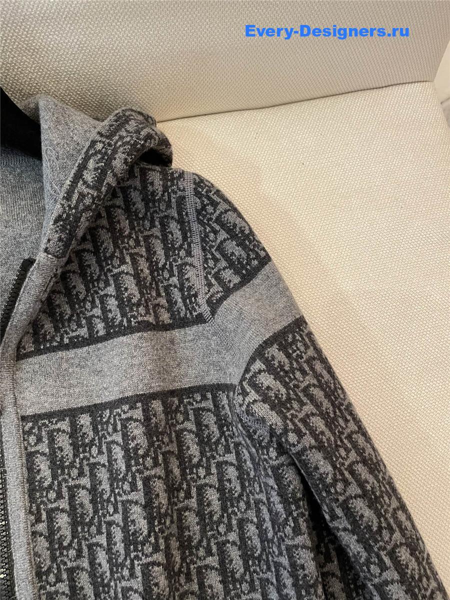 D10r oblique reversible gray hooded cardigan