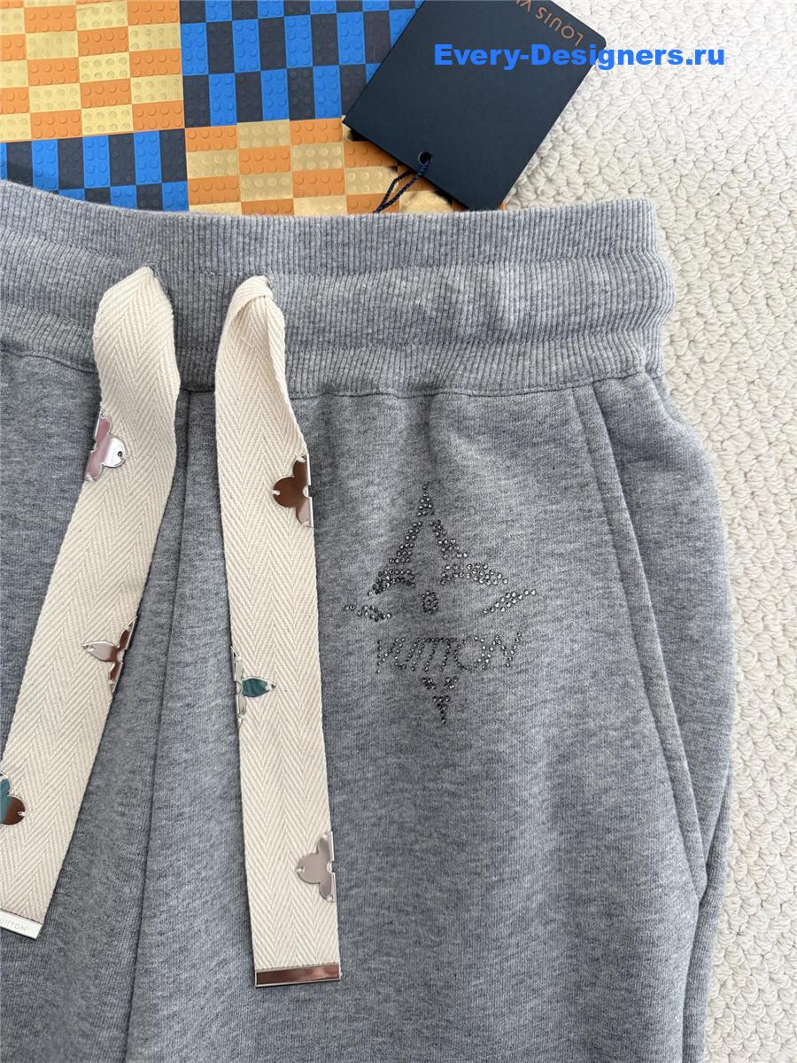l0vis Vvtt0n women grey tracksuit
